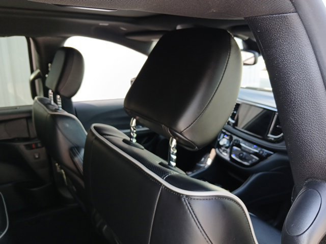 Used 2025 Chrysler Pacifica Limited FWD image 22