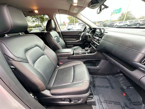Used 2023 Nissan Pathfinder SL image 27