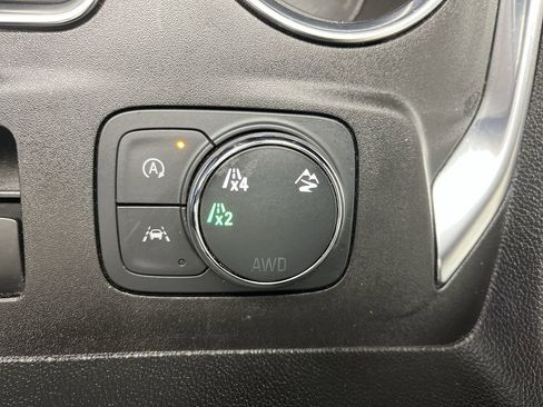 Certified 2023 Chevrolet Traverse LT w/ LT Premium Package image 20