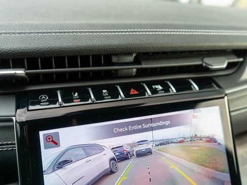 New 2025 Jeep Grand Cherokee Limited image 22