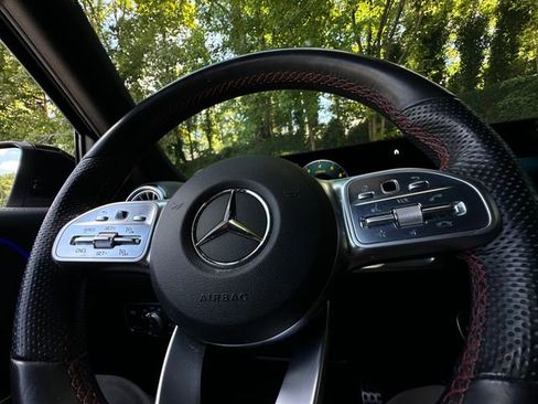 Used 2022 Mercedes-Benz GLB 250 4MATIC image 22