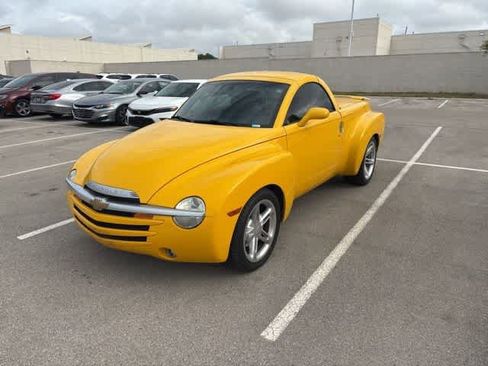 Used 2003 Chevrolet SSR w/ Preferred Equipment Group image 1