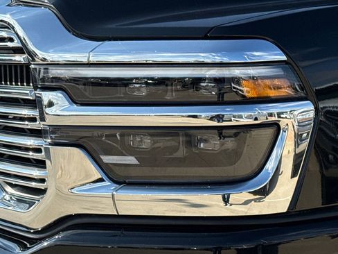 Used 2025 RAM 3500 Laramie AWD/4WD image 4