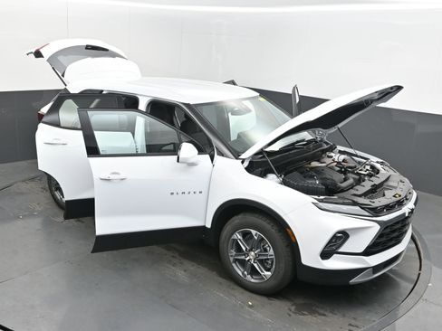 New 2026 Chevrolet Blazer LT FWD image 39