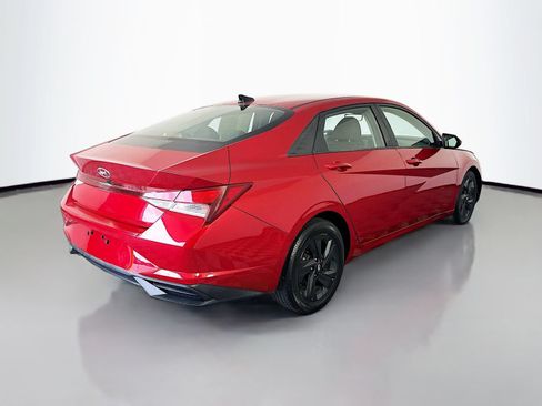 Used 2022 Hyundai Elantra SEL FWD image 7
