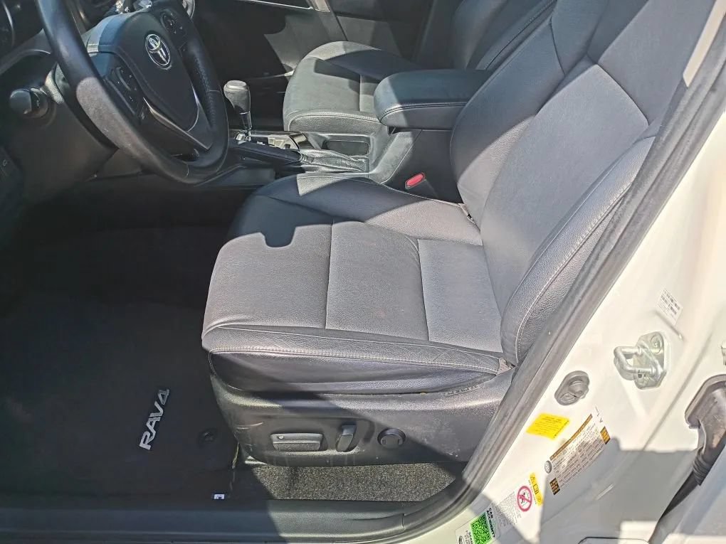 Used 2018 Toyota RAV4 Limited FWD image 9