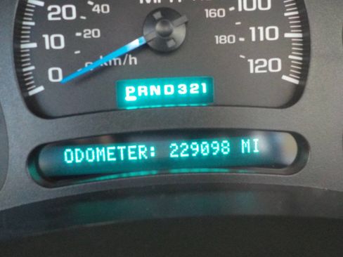 Used 2004 Chevrolet Silverado 3500 4x4 Crew Cab w/ Heavy-Duty Power Package image 16