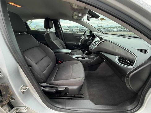 Used 2020 Chevrolet Malibu LT FWD image 16