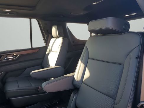 New 2026 GMC Yukon Denali w/ Sun & Power Step Package image 19