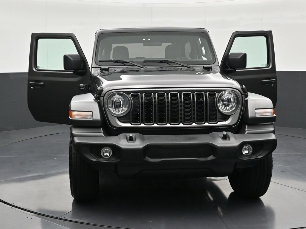 Used 2025 Jeep Wrangler Sport AWD/4WD image 29