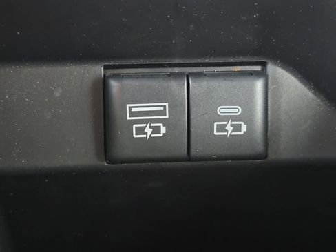 Used 2024 Toyota Camry SE image 24