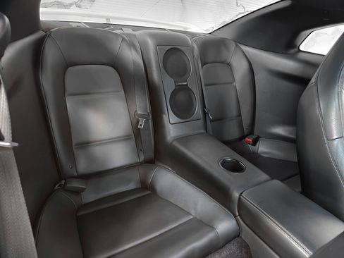 Used 2015 Nissan GT-R Premium image 16