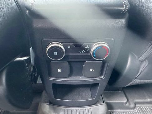 Used 2021 Ford Explorer XLT w/ Equipment Group 202A AWD/4WD image 15