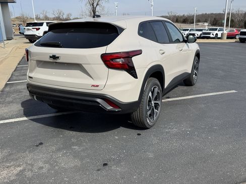 New 2026 Chevrolet Trax RS image 4