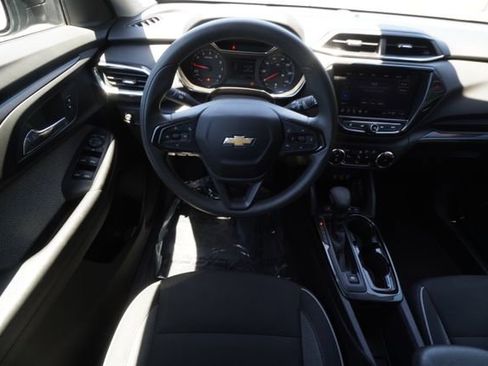 Used 2023 Chevrolet TrailBlazer LT w/ Convenience Package AWD/4WD image 13