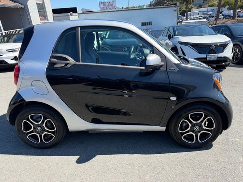 Used 2017 smart fortwo electric drive RWD image 4