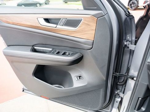 New 2026 Volkswagen Atlas SE FWD image 27
