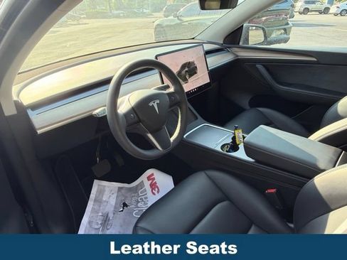 Used 2024 Tesla Model Y Long Range AWD/4WD image 5