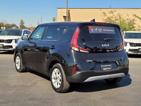Certified 2025 Kia Soul LX w/ LX Technology Package FWD image 8