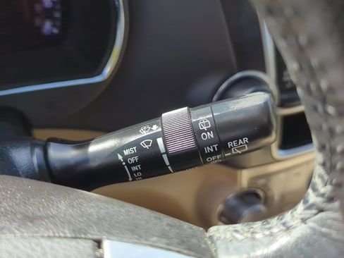 Used 2013 Toyota Highlander SE image 20