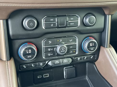 Used 2023 Chevrolet Tahoe High Country image 34