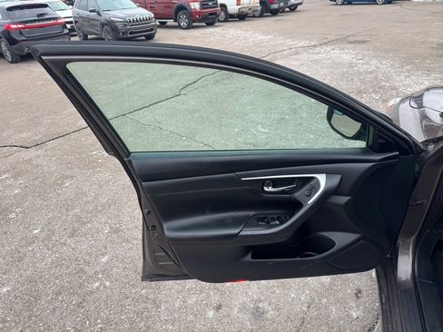 Used 2017 Nissan Altima 2.5 SL w/ Moonroof Package image 14