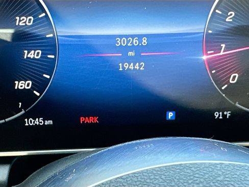 Used 2024 Mercedes-Benz GLC 300 4MATIC image 12