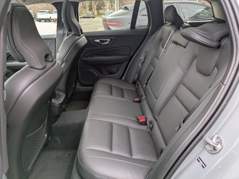 Certified 2025 Volvo V60 B5 Cross Country Plus image 29