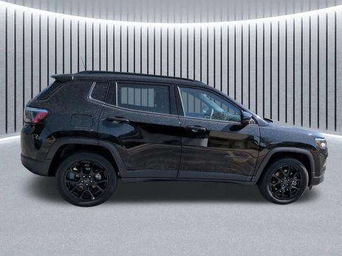 New 2026 Jeep Compass Latitude w/ Sun and Sound Group AWD/4WD image 4