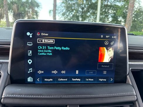 Used 2022 Chevrolet Suburban LT AWD/4WD image 69