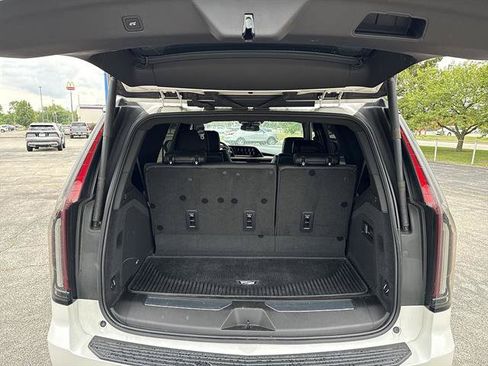 Used 2021 Cadillac Escalade Luxury AWD/4WD image 50