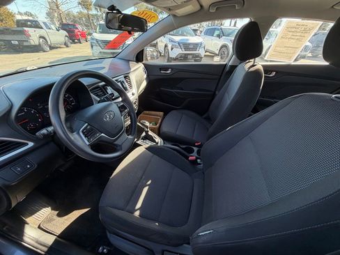 Used 2019 Hyundai Accent SE image 11