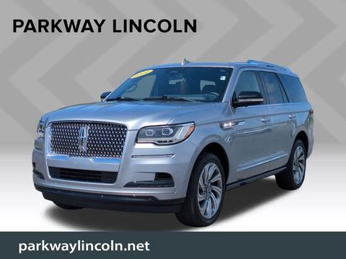 Certified 2024 Lincoln Navigator Reserve AWD/4WD image 1