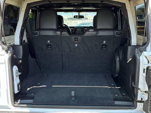Used 2018 Jeep Wrangler Unlimited Rubicon AWD/4WD image 14