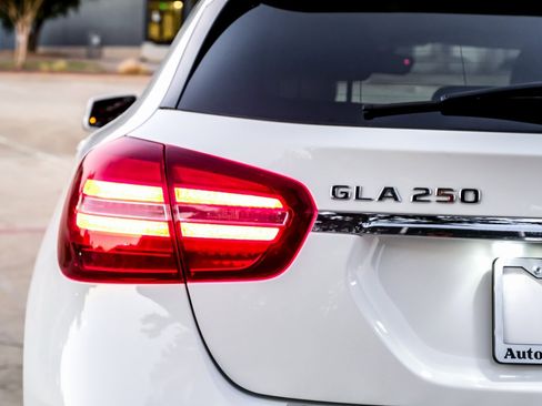 Used 2019 Mercedes-Benz GLA 250 w/ Convenience Package image 49