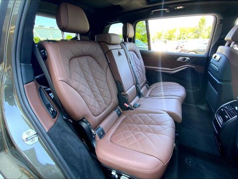 Used 2024 BMW X7 xDrive40i w/ M Sport Package AWD/4WD image 21