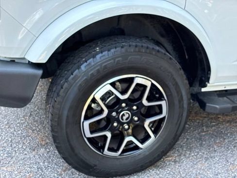 Used 2024 Ford Bronco Outer Banks AWD/4WD image 16