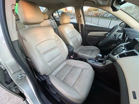 Used 2013 Chevrolet Cruze LT image 13