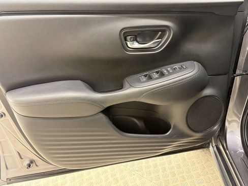 Used 2025 Honda HR-V LX image 13