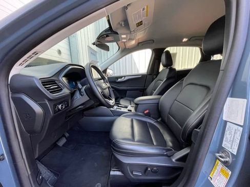 Certified 2025 Ford Escape Platinum AWD/4WD image 7
