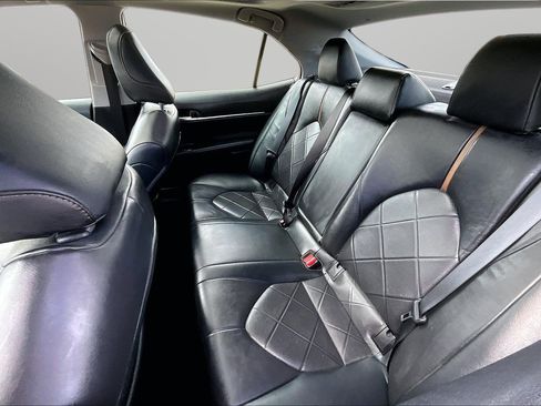 Used 2019 Toyota Camry L image 18