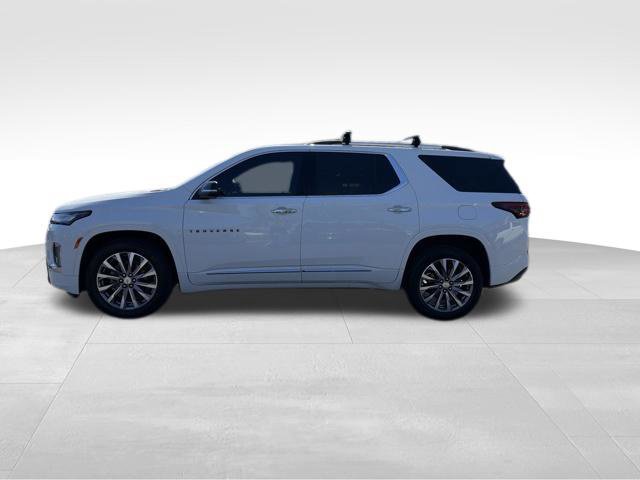Used 2023 Chevrolet Traverse Premier FWD image 4