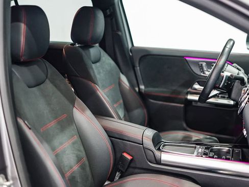 Used 2025 Mercedes-Benz GLA 250 image 15