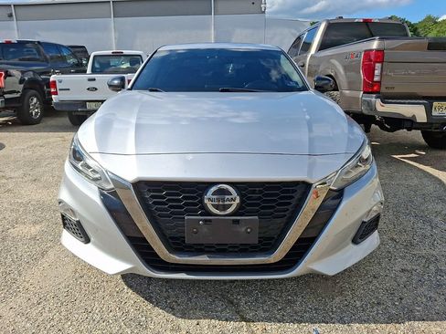 Used 2019 Nissan Altima 2.5 SR w/ SR Premium Package FWD image 2