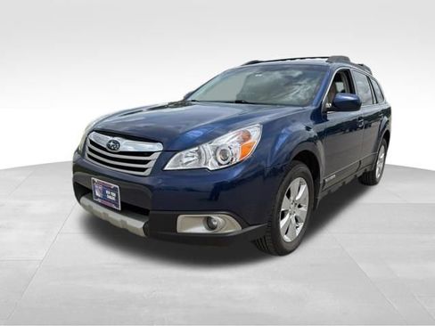 Used 2010 Subaru Outback 2.5i Limited AWD/4WD image 7