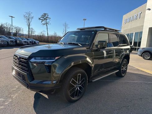 Used 2024 Lexus GX 550 image 6
