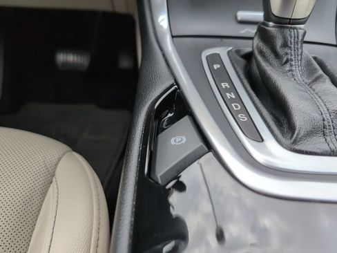 Used 2016 Ford Edge Titanium w/ Equipment Group 301A FWD image 27