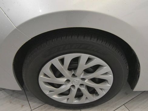 Used 2017 Toyota Corolla LE w/ Carpet Mat Package (TMS) image 10