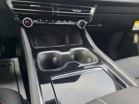 New 2026 Chevrolet Traverse Z71 w/ Driver Confidence Package image 29