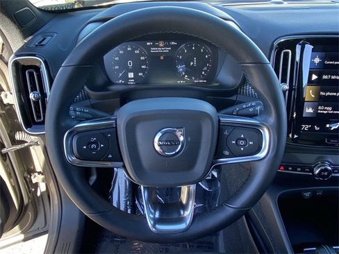 Used 2022 Volvo XC40 T5 R-Design w/ Advanced Package image 25